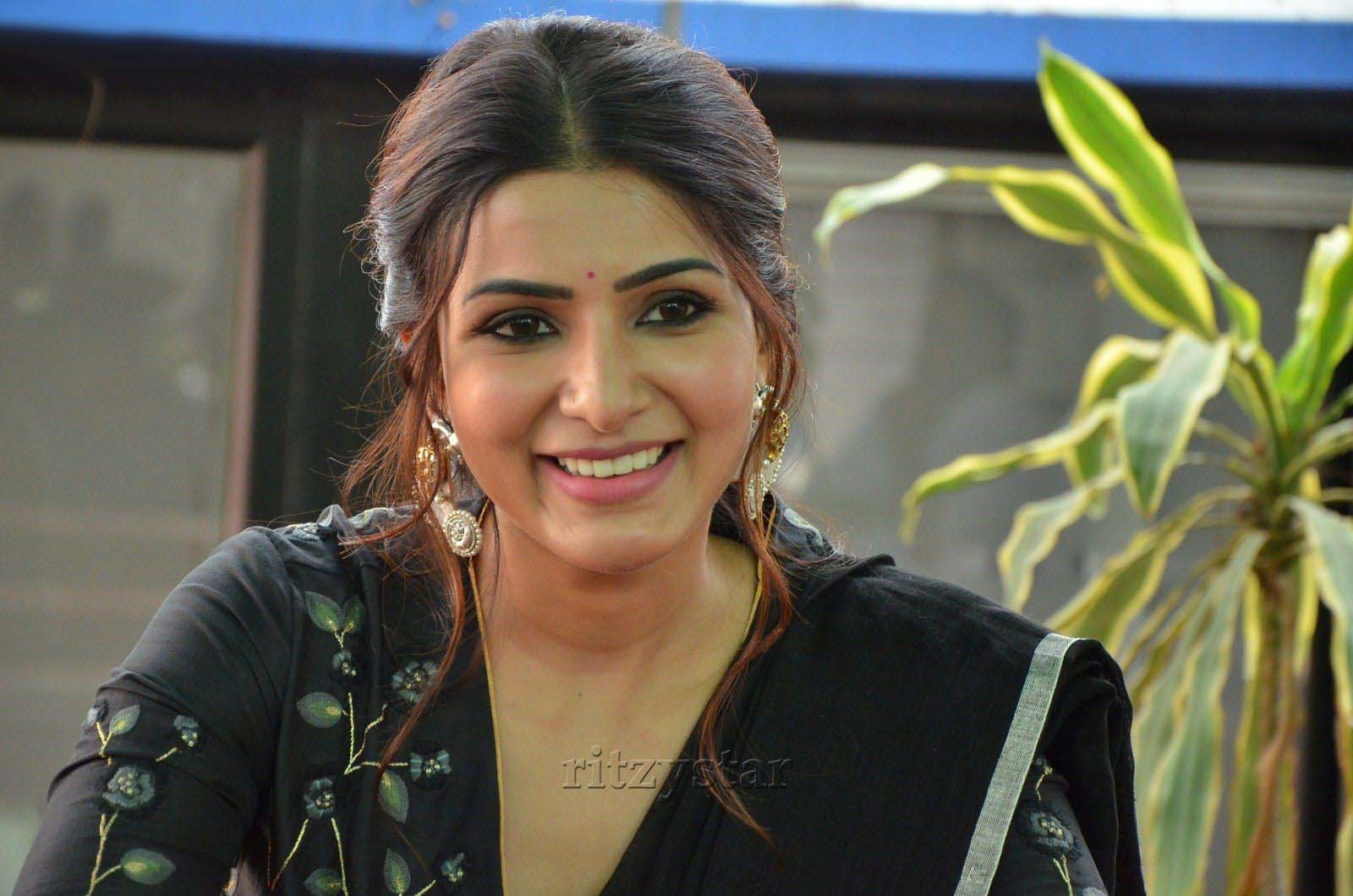 Samantha Akkineni Black Saree Stills at Jaanu Movie Interview - RitzyStar