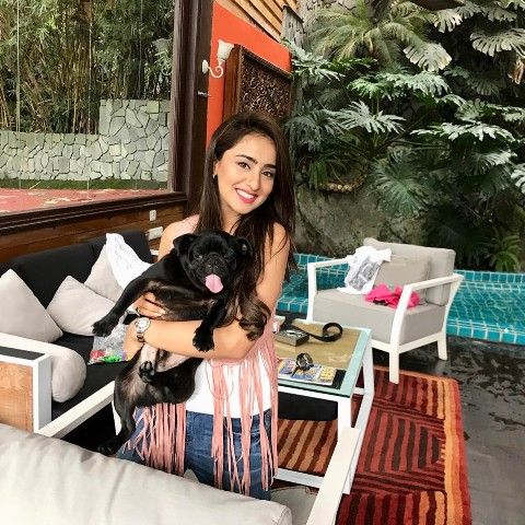 Musskan Sethi loves puppy, as she is an animal lover.
