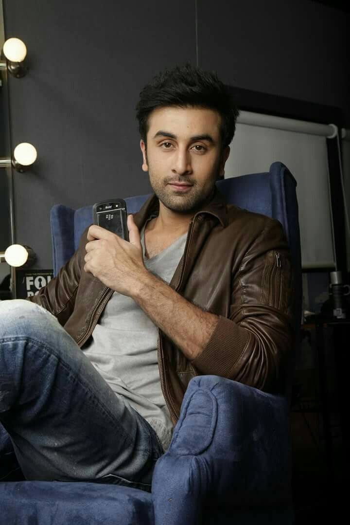 Ranbir Kapoor ~ Biography, Birthday, Age, Girlfriend, Wife, Affair, Family, Net Worth